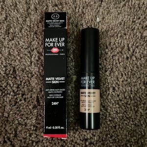 Make Up For Ever Matte Velvet Skin concealer (shade 2.3)
